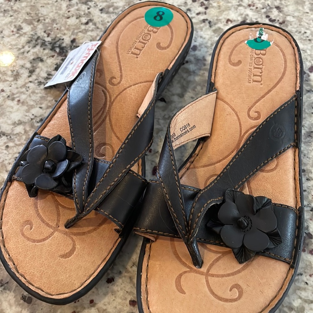 NWT Born Leather Black Sandals Size 8